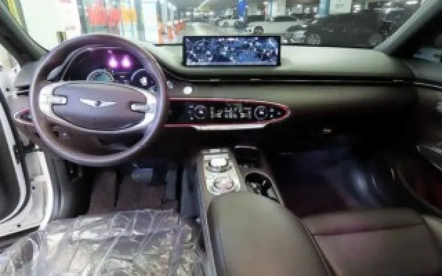 수원수입중고차매매 GV70 2.5T 가솔린 2WD 매물 사진 7 - 2022/05 73,101km